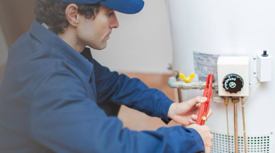 Local water heater installation in Kenedy, TX